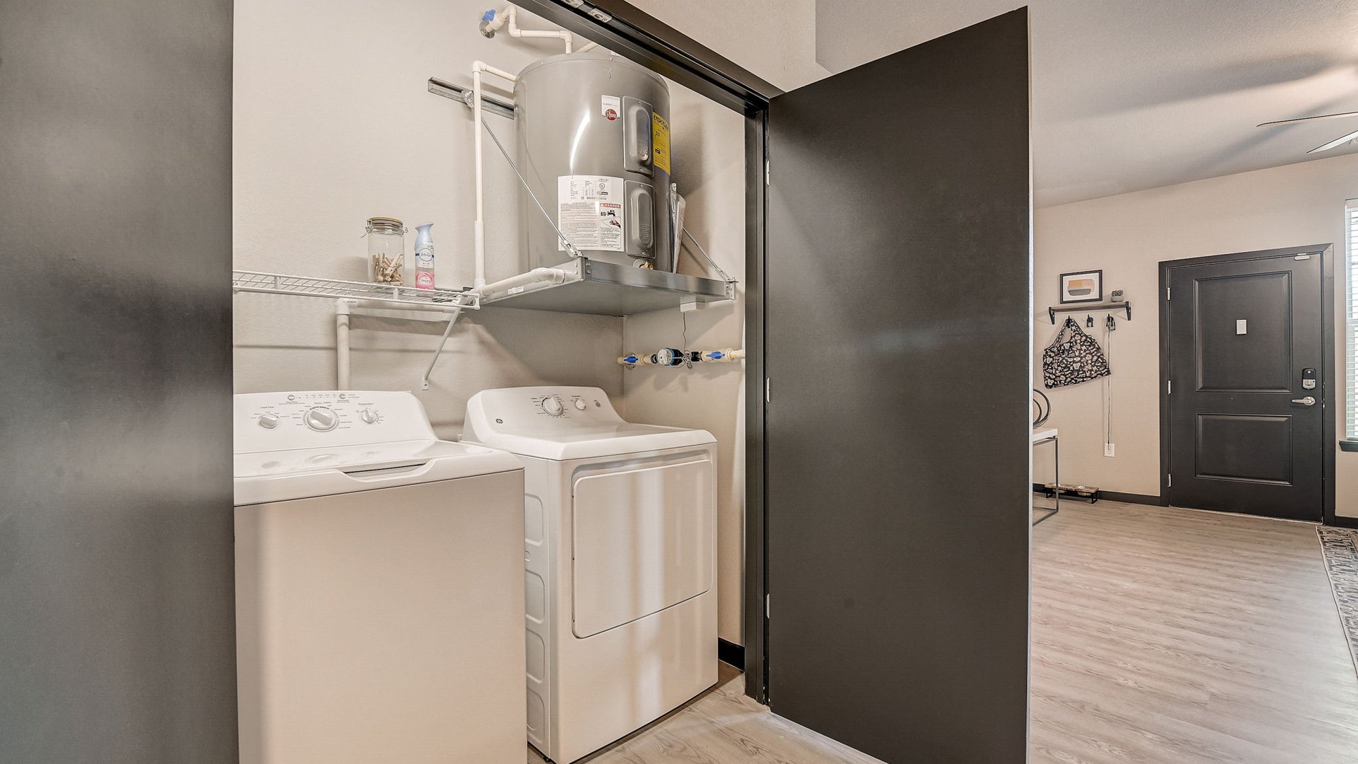 Virtual Tours & Gallery Authentix Cottage Grove Apartments